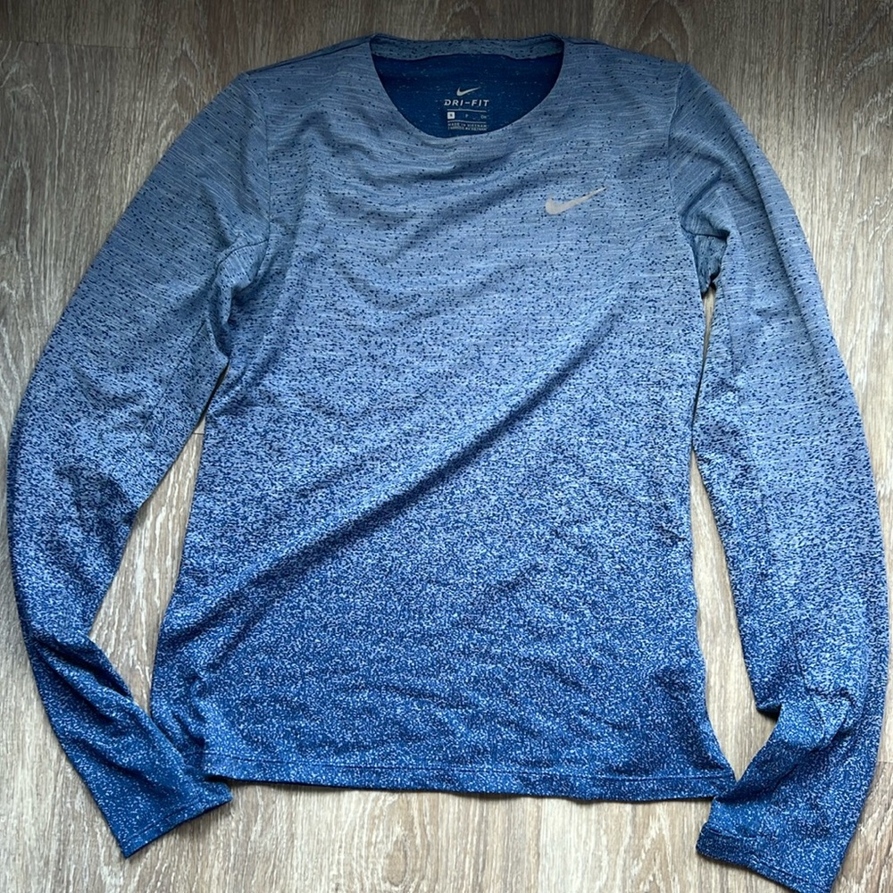 Nike drifit long sleeve shirt